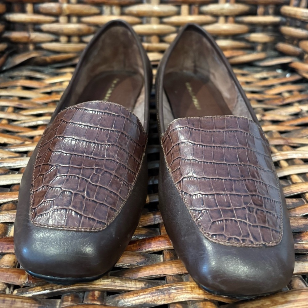Enzo Angiolini Brown Croc-Embossed  Liberty Womens Loafer Flat Leather
Slip On